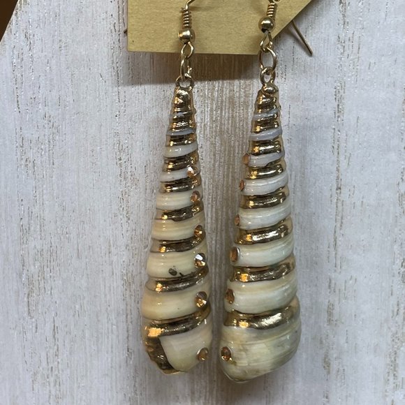 NEW HANDMADE Beautiful Gold Leaf Trim Swirl SHELL Earrings Long Dangle X Long - Picture 1 of 4